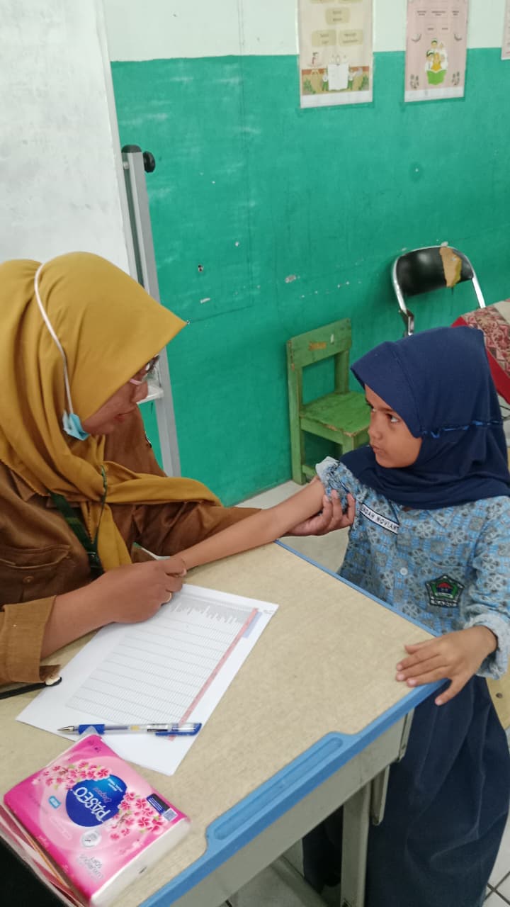 Pemeriksaan kesehatan siswa